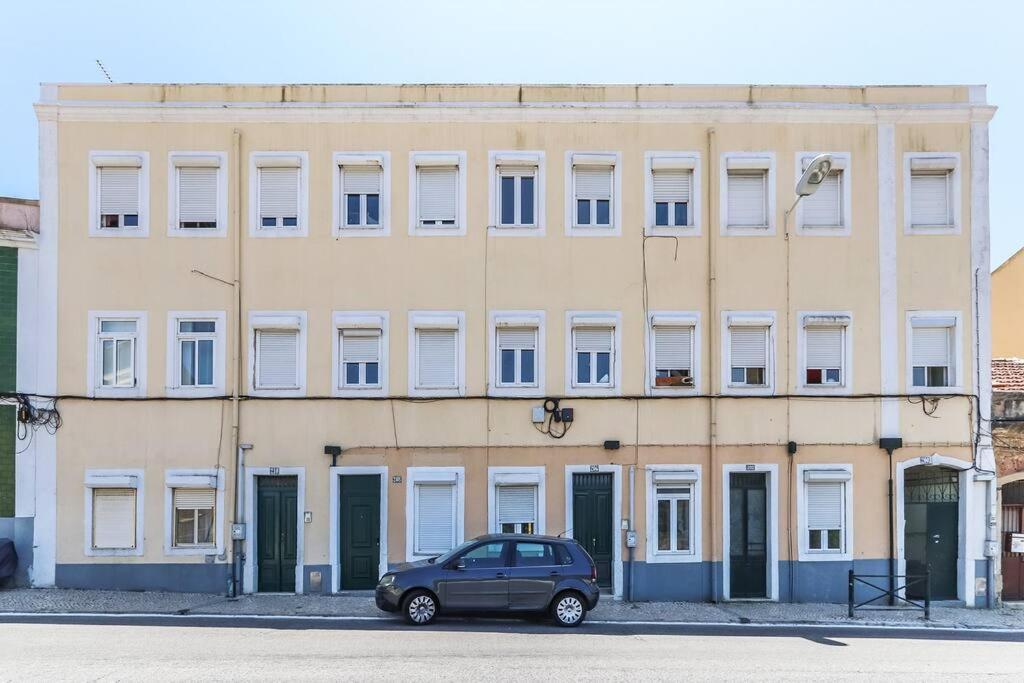 Vita Portucale ! Bright Campo Ourique W/ Terrace Lisboa المظهر الخارجي الصورة